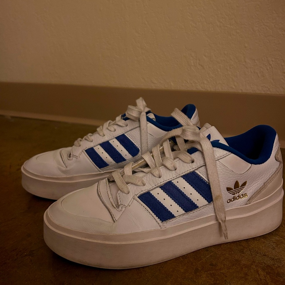 Forum Bonega Womens Lifestyle Shoes (White/Blue)
